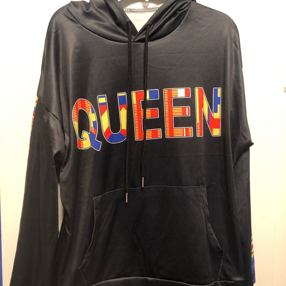 Queen Women’s Black Rainbow Pullover Hoodie Sweatshirt Size Large